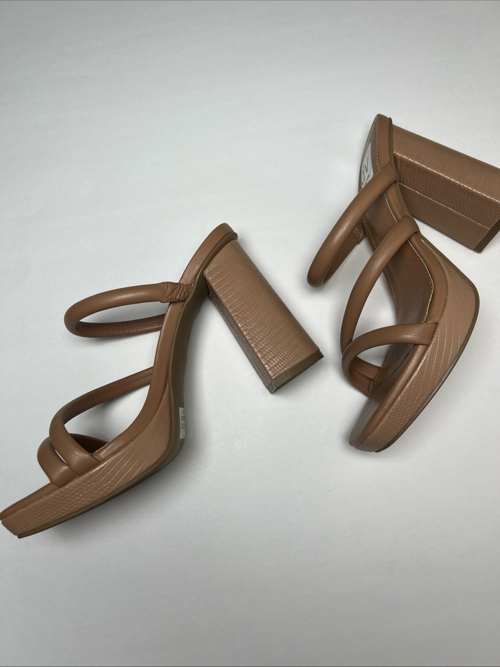Dolce Vita Nude Block Heel Sandals Women’s 7.5 Square Toe Minimalist Strappy - Picture 4 of 7
